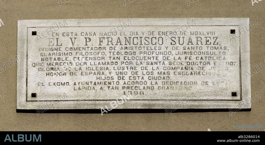 SUAREZ, Francisco (Granada,1548-Lisboa,1617). Teólogo y filósofo español. Jesuita desde 1564. Detalle de la placa existente en la fachada de la casa donde nació el Padre Suárez. Granada. Andalucía. España.