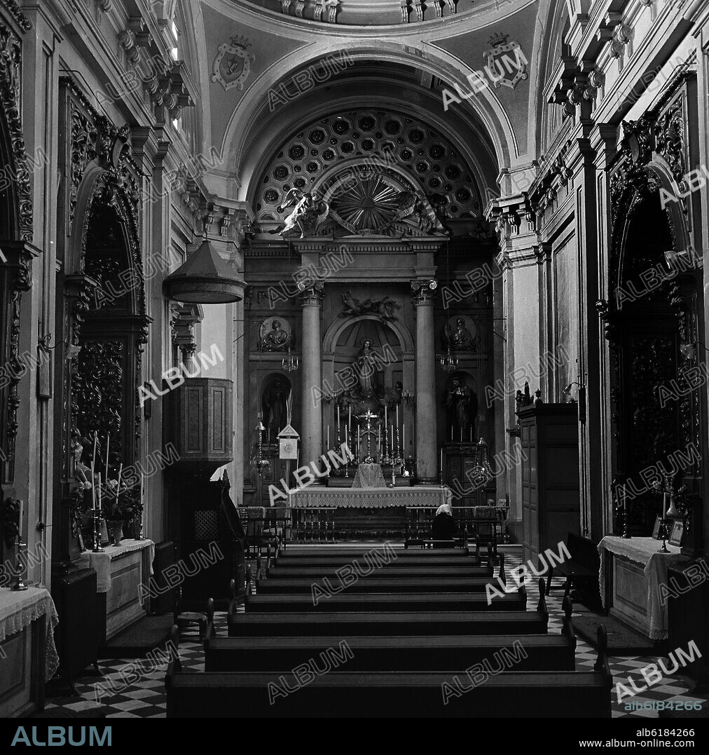 LOPEZ MARCOS / SANCHEZ FELIPE. IGLESIA DEL HOSPITAL DE LA VENERABLE ORDEN TERCERA DE SAN FRANCISCO - 1693-1699 - BARROCO MADRILEÑO- FOTOGRAFIA EN BLANCO Y NEGRO - AÑOS 60.