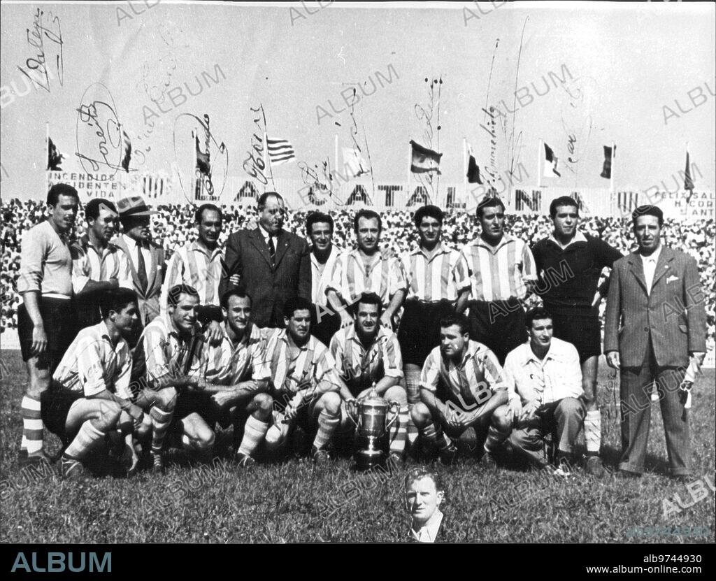 Racing de Santander in the 1949-1950 season. Top Row, from left to right: Ortega, Joseito, Taioli (Coach), Elizondo, Octavio Torres (Delegate), Pin, Lorin, Ruiz, Amoratiela, Corterol and Hernández (second Coach). Bottom Row, from left to right: Barcena, Mariano, Nemes, Aliva, Felipe, Echeverte and Herrero.