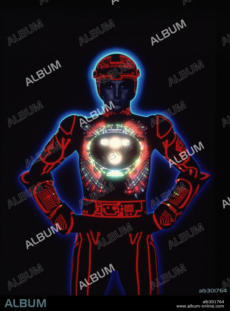 BRUCE BOXLEITNER in TRON, 1982, directed by STEVEN LISBERGER. Copyright DISNEY.