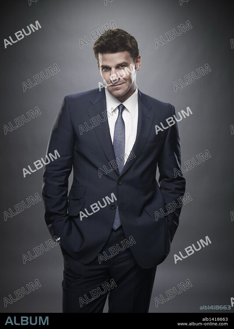 DAVID BOREANAZ in BONES-TV, 2005. Copyright FAR FIELD PRODUCTIONS/JOSEPHSON ENTERTAINMENT.