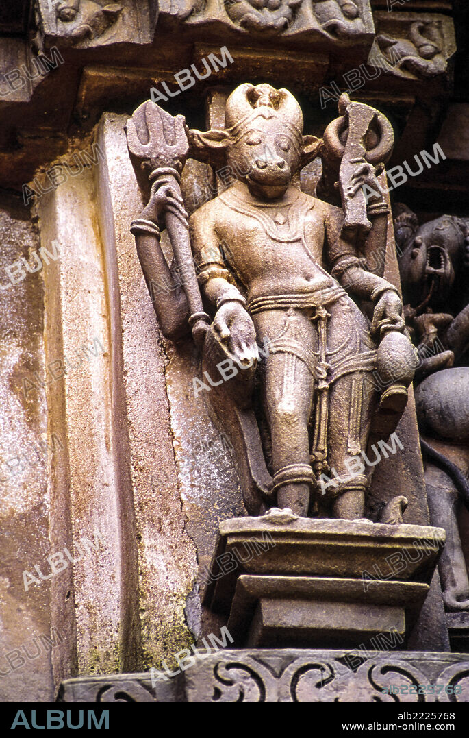 Representacion de Nandi en el templo de Devi Jagadambi(s.X). Khajuraho.Madhya Pradesh. India. Asia.
