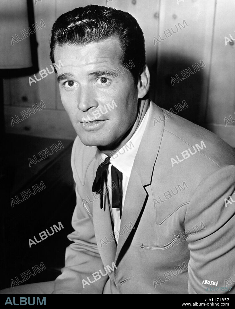 JAMES GARNER in THE WHEELER DEALERS, 1963, directed by ARTHUR HILLER. Copyright M.G.M.