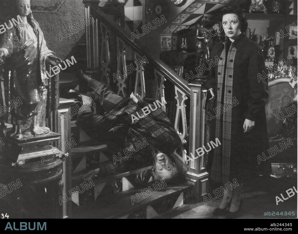 ELENA ESPEJO in DOUBT, 1951 (DUDA), directed by JULIO SALVADOR. Copyright EMISORA FILMS.
