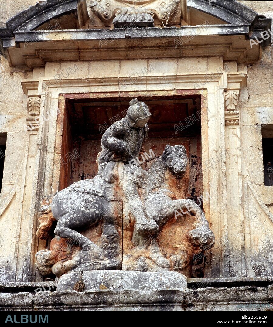 FERNAN GONZALEZ. CONDE DE CASTILLA. BURGOS -----970. DETALLE DE LA ESCULTURA EN EL MONASTERIO DE SAN PEDRO DE ARLANZA. BURGOS.