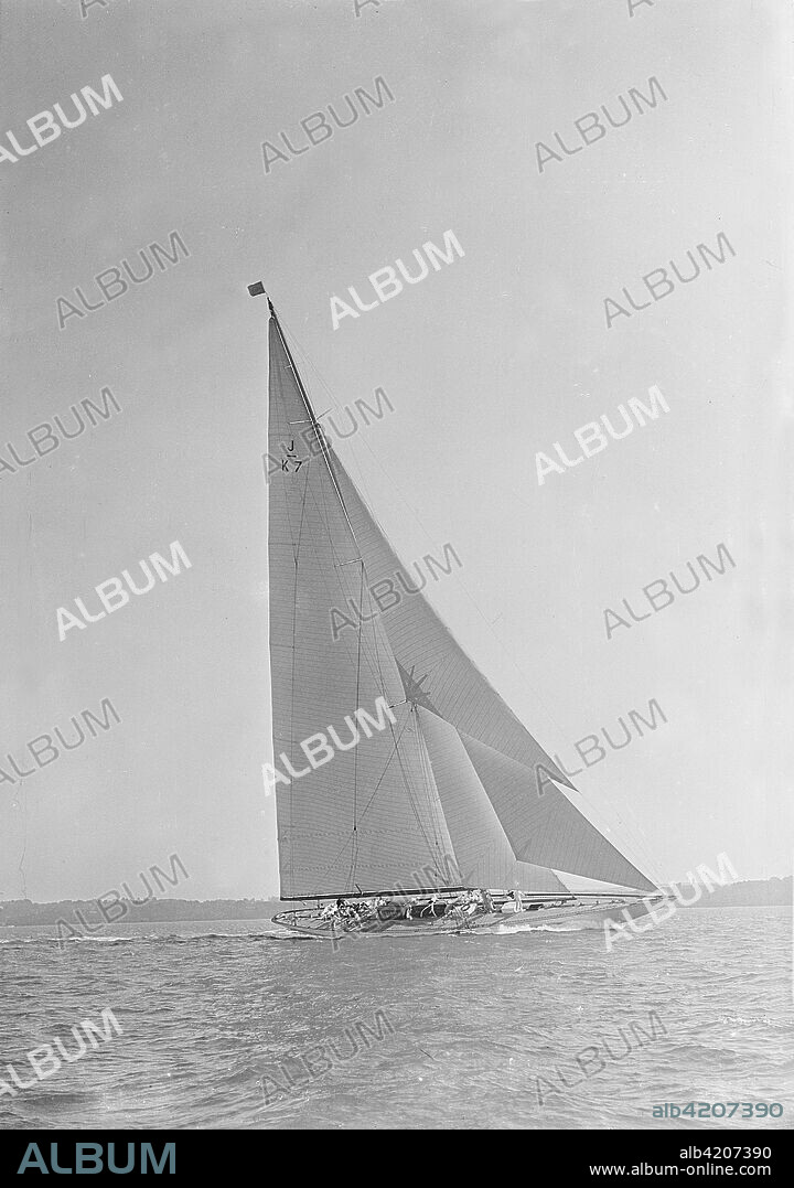 The 205 ton J-class yacht 'Velsheda' sailing close-hauled, 1935. 'Velsheda' was designed by Charles E Nicholson and built in 1933 for Woolworths founder William L Stephenson.