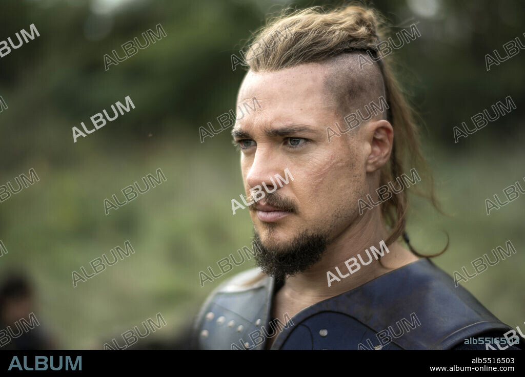 ALEXANDER DREYMON dans THE LAST KINGDOM, 2015, réalisé par ANTHONY BYRNE, NICK MURPHY et PETER HOAR. Copyright BBC.
