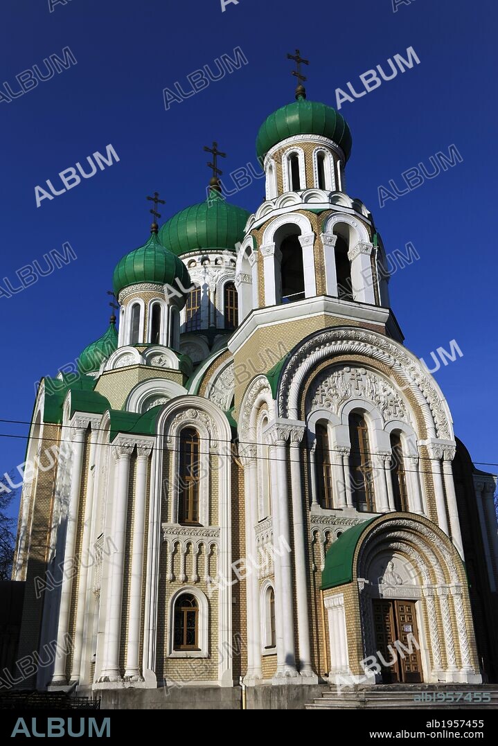 LITUANIA. VILNA (VILNIUS). Vista del exterior de la iglesia rusa ortodoxa de SAN MIGUEL Y SAN CONSTANTINO, también llamada IGLESIA ROMANOV. Construida en 1913 para conmemorar el 300 aniversario de la Dinastía Romanov. Europa.