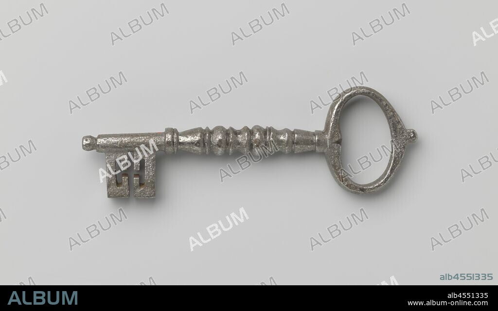 Key with oval eye and baluster-shaped shaft, ending in a button at the bottom., c. 1600 - c. 1699, iron (metal), l 13.8 cm × w 4.5 cm.