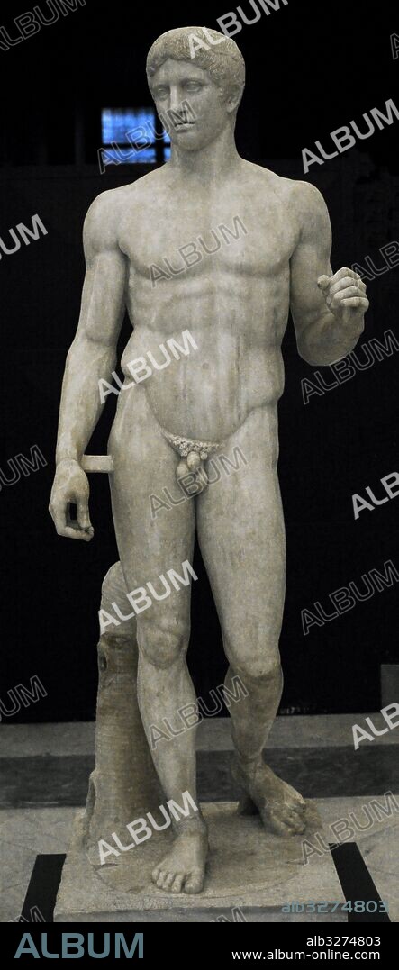 Doryphoros of Polykleitos. Greek statue, Classical era. C. 440 BC. Roman copy. National Archaeological Museum, Naples. Italy.
