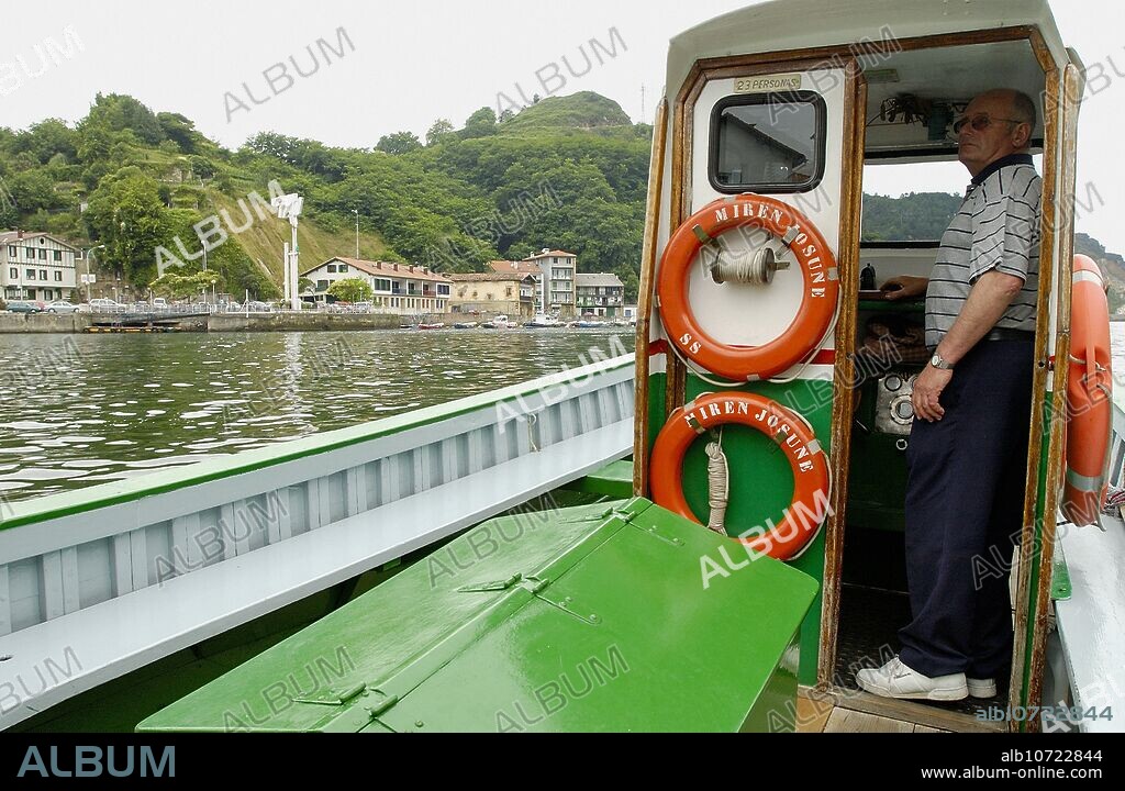 Boat crossing from Pasajes de San Juan to Pasajes de San Pedro, Pasai Donibane. Guipuzcoa. Euskadi. Spain.