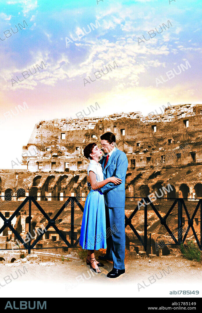 AUDREY HEPBURN and GREGORY PECK in ROMAN HOLIDAY, 1953, directed by WILLIAM WYLER. Copyright PARAMOUNT PICTURES.