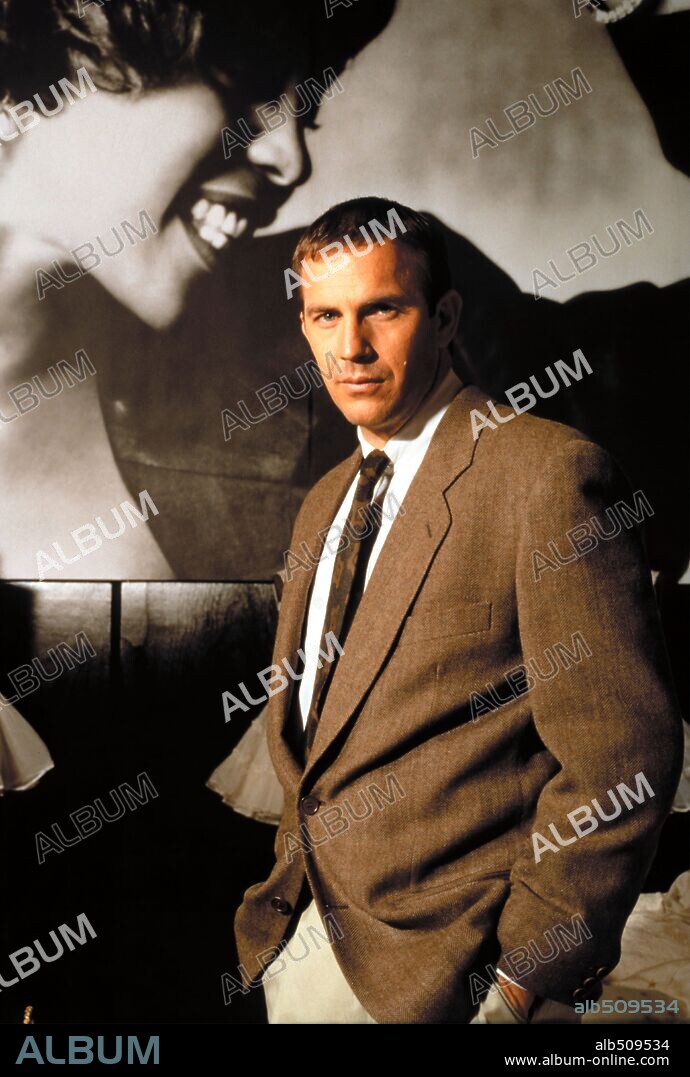 KEVIN COSTNER en EL GUARDAESPALDAS, 1992 (THE BODYGUARD), dirigida por MICK JACKSON. Copyright WARNER BROS/TIG PRODUCTIONS/KASDAN PICTURES.