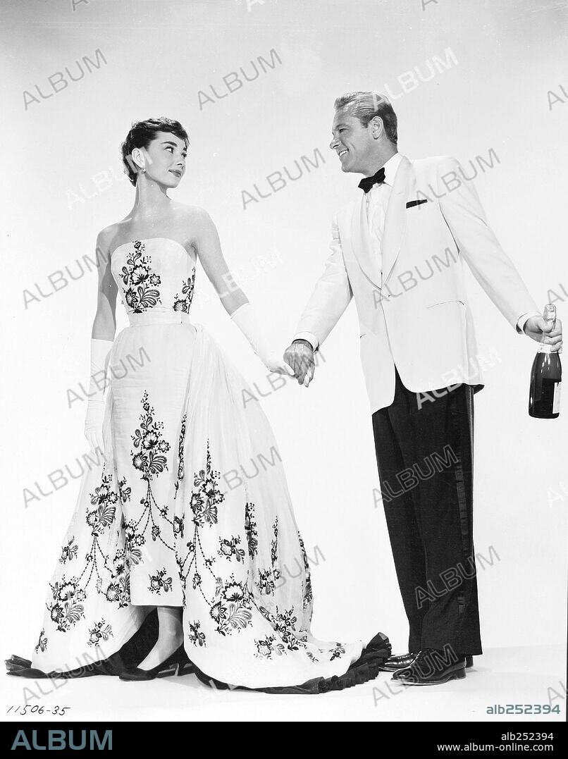 AUDREY HEPBURN und WILLIAM HOLDEN in SABRINA, 1954, unter der Regie von BILLY WILDER. Copyright PARAMOUNT PICTURES.