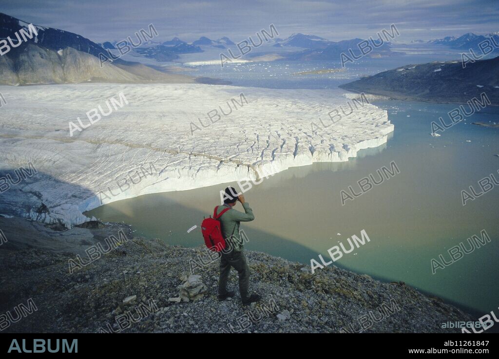 Blomstrand Glacier, Spitsbergen, Svalbard, Norway, Scandinavia, Europe.