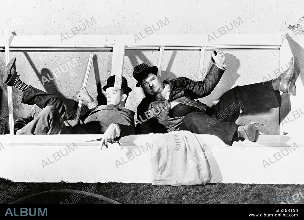OLIVER HARDY and STAN LAUREL in NIGHT OWLS, 1930, directed by JAMES PARROTT. Copyright HAL ROACH/MGM.