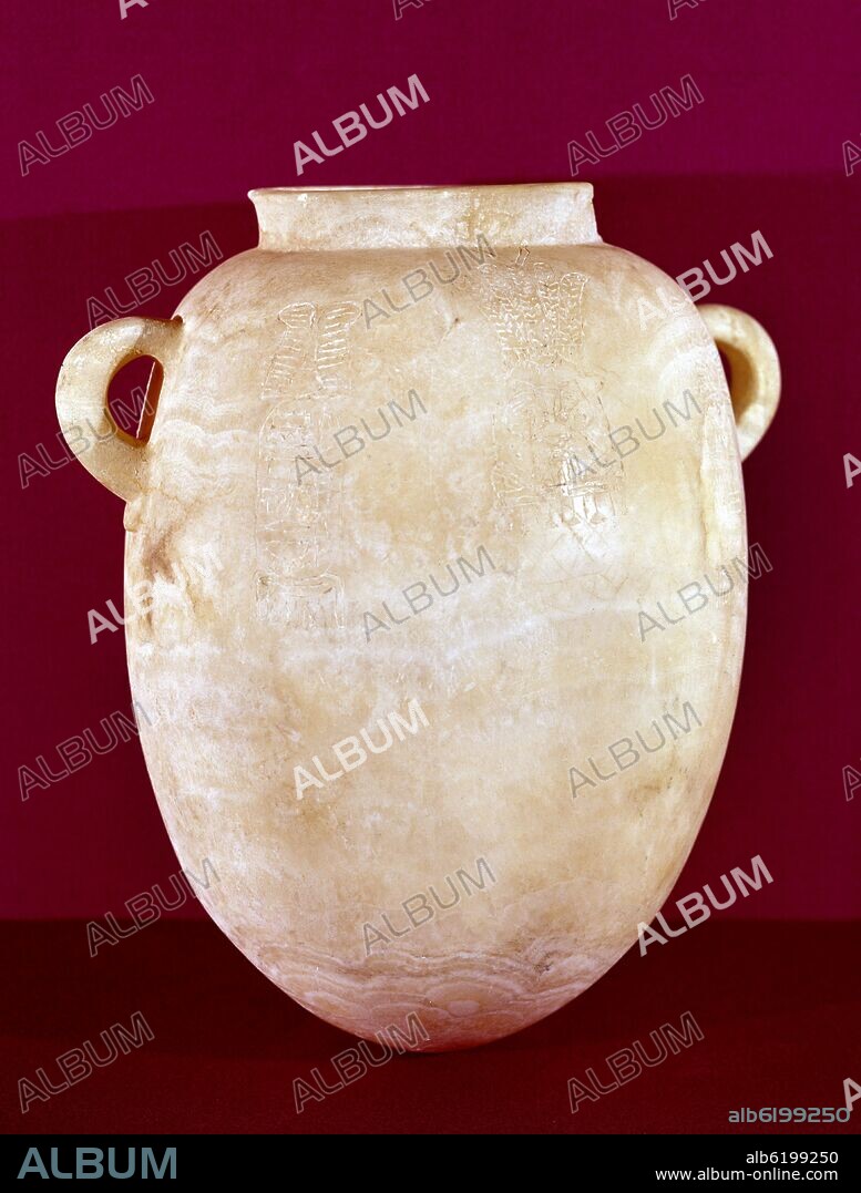 VASO EGIPCIO CONVERTIDO EN URNA FUNERARIA POR LOS FENICIOS. PROCEDE DE LA LAURITA EN ALMUÑECAR. S IX.