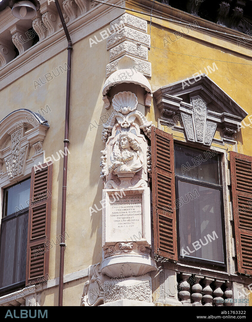 Palazzo Sordi in Via Pomponazzo in Mantua, by Frans Geffels, 1680, 17th Century,. Italy, Mantua, Palazzo Sordi. Detail corner view of Palazzo Sordi Mantua bust of Frans Geffels sculpture plaque festoon window.