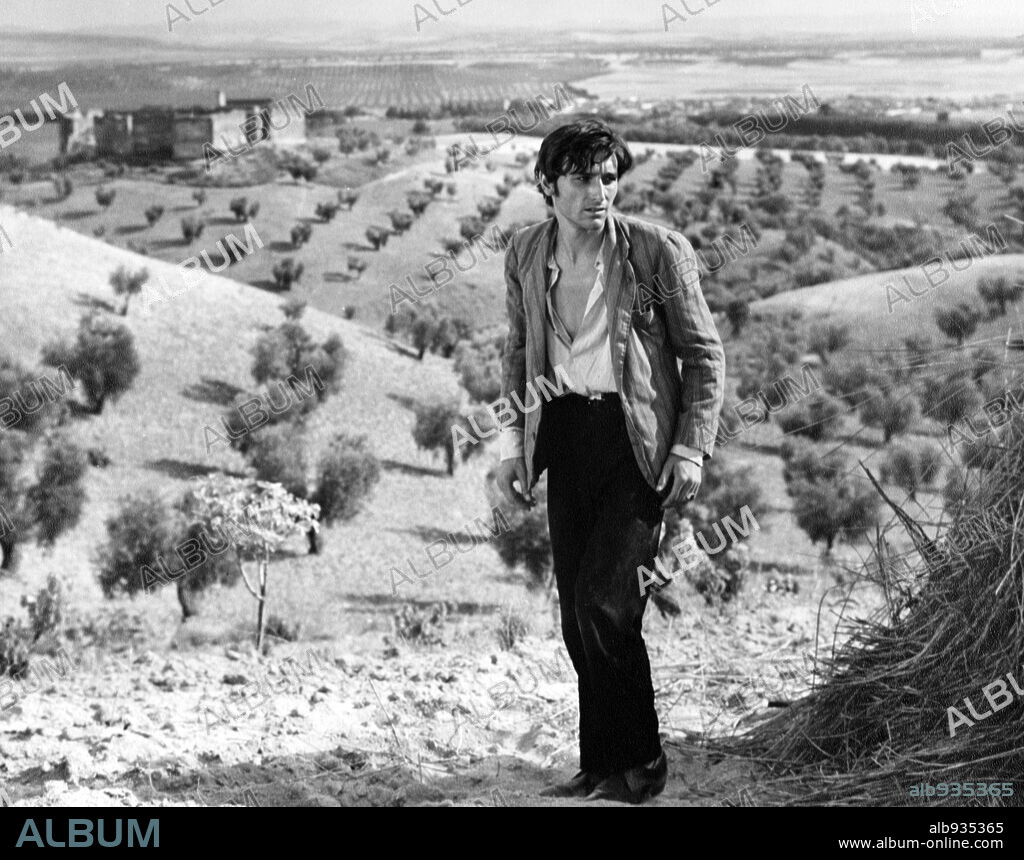 ANTONIO GADES en CON EL VIENTO SOLANO, 1966, dirigida por MARIO CAMUS.  Copyright PRO ARTIS IBERICA. - Album alb935365
