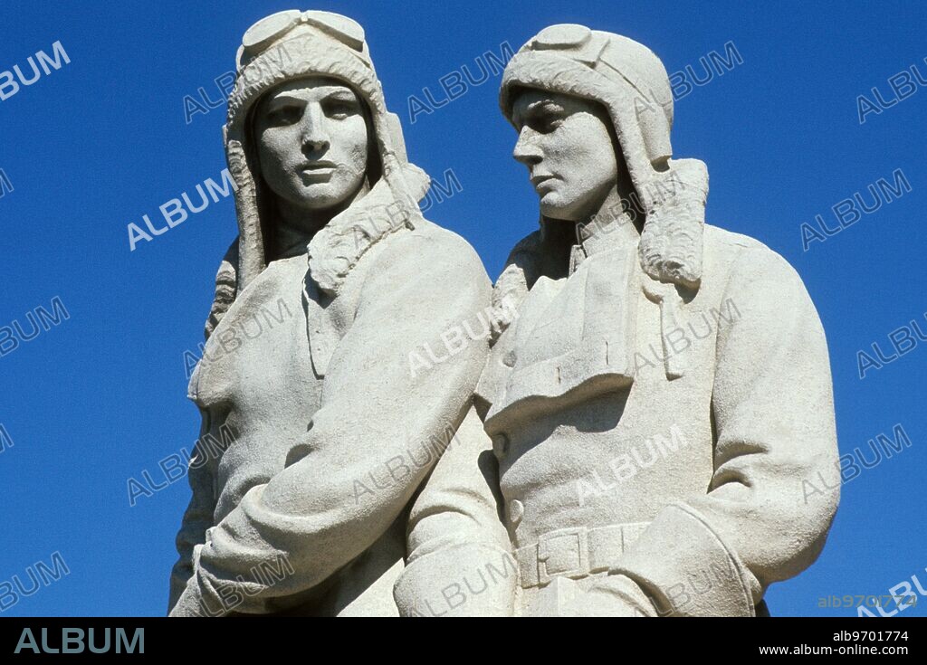 Alcock and Brown Statue at Heathrow Airport , London , England.