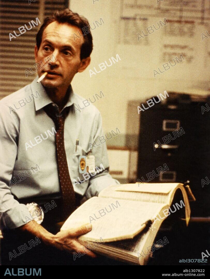 LANCE HENRIKSEN dans TERMINATOR, 1984 (THE TERMINATOR), réalisé par JAMES CAMERON. Copyright ORION PICTURES.