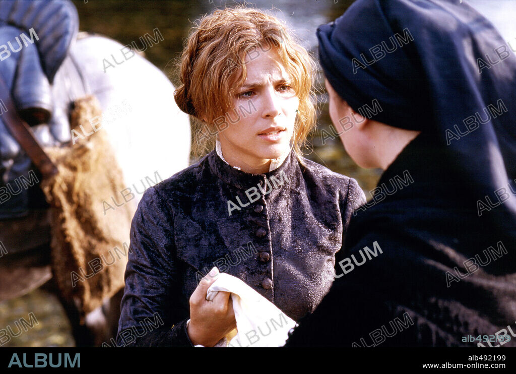 ELSA PATAKY en ROMASANTA, LA CAZA DE LA BESTIA, 2004, dirigida por PACO PLAZA. Copyright CASTELAO PRODICCIONES, S.A./FANTASTIC FACTORY (FILMAX).