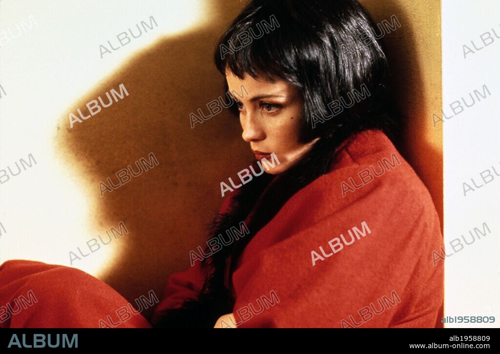 EMMANUELLE BEART en EN LA BOCA, NO, 1991 (J'EMBRASSE PAS), dirigida por ANDRE TECHINE. Copyright BAC FILMS.