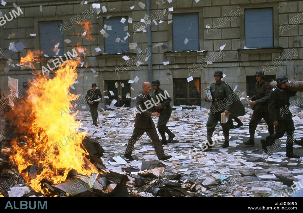 DOWNFALL: THE DOWNFALL: HITLER AND THE END OF THE THIRD REICH, 2004 (DER UNTERGANG), directed by OLIVER HIRSCHBIEGEL. Copyright CONSTANTIN FILM.