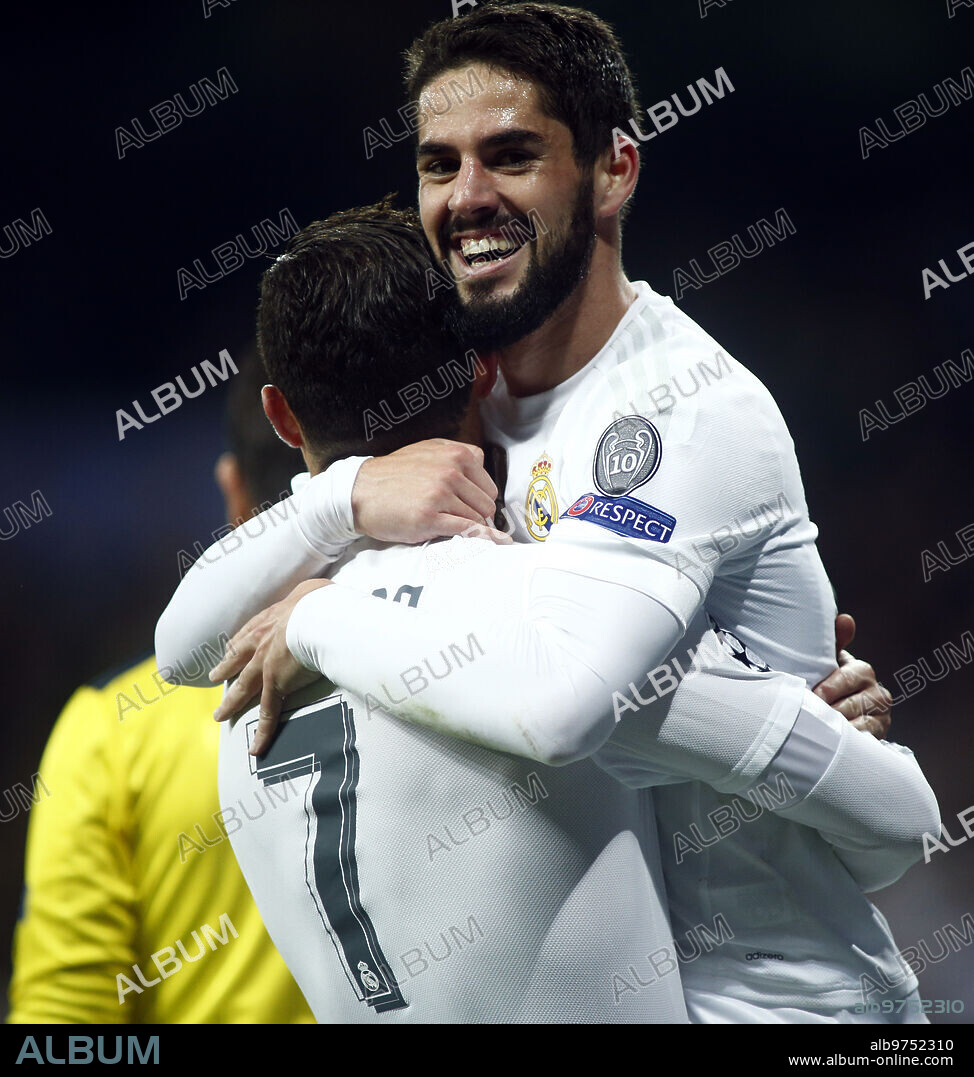 Madrid, 08/12/2015. Partido de Liga de Campeones disputado en el estadio Santiago Bernabéu, entre el Real Madrid y el Malmö. En la imagen, Cristiano Ronaldo marca y celebra un gol. Foto: Oscar del Pozo ARCHDC.