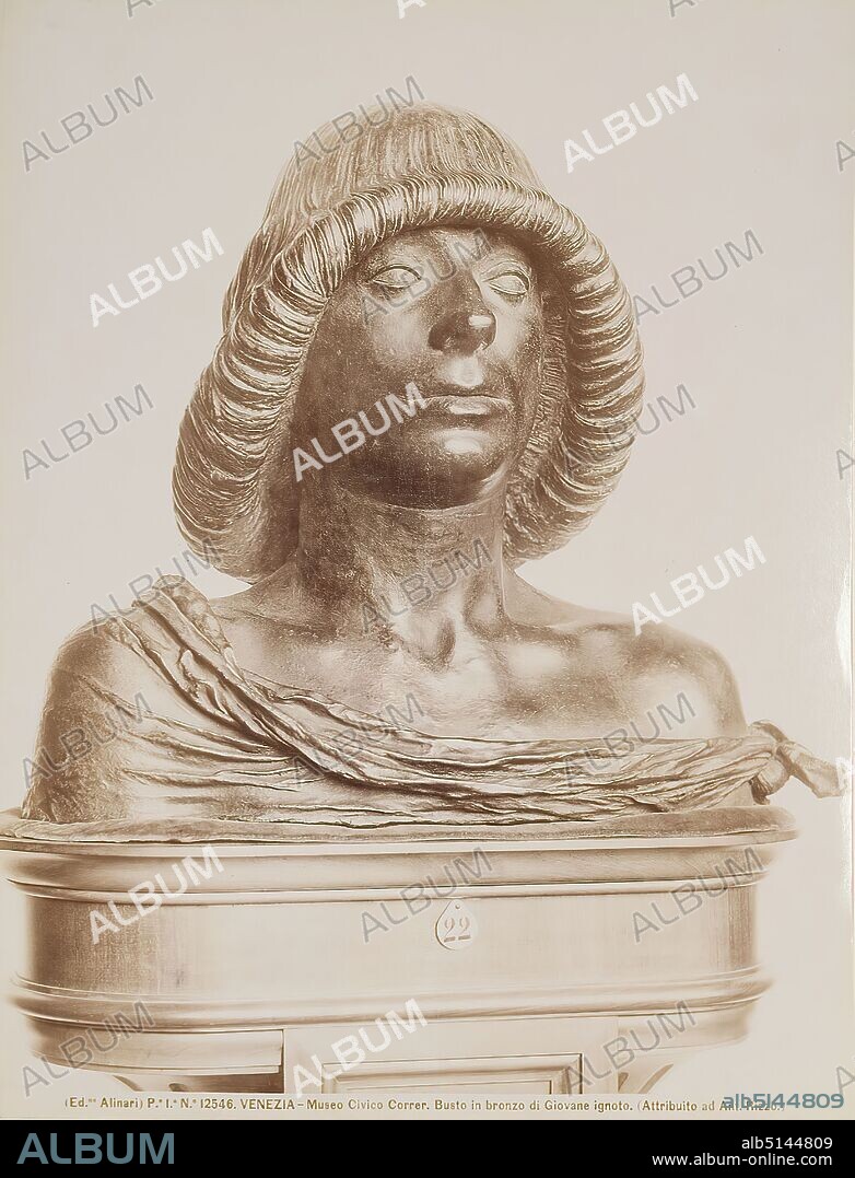 attributed to Antonio Rizzo: Bronze bust of an young man, Museo Civico Correr, Venice, albumin paper, black and white positive process, image size: height: 25,70 cm; width: 19,70 cm, VENEZIA - Museo Civico Correr. Busto in bronzo di Giovane ignoto (Attribuito ad Ant. Rizzo). Verso round stamp: Museum f. Kunst u. Gewerbe Hamburg, photography, sculpture, sculpture, sculpture art, young man, youth, portrait.