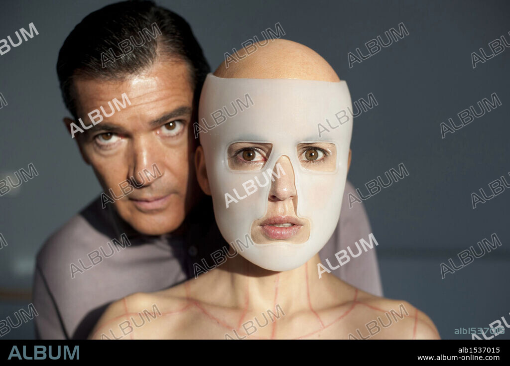 ANTONIO BANDERAS and ELENA ANAYA in THE SKIN I LIVE IN, 2011 (LA PIEL QUE HABITO), directed by PEDRO ALMODOVAR. Copyright BUENA VISTA.