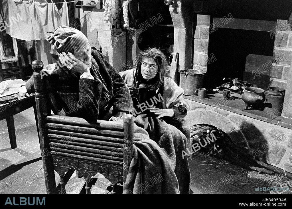 1967-06.. LELEUS TESTAMENTE. TV-teater med manus av Roger Martin du Gard, i regi av Mimi Pollak.. Sänt första gången 1968-01-27.. Här ses skådespelarna Edvin Adolphson och Gerd Hagman.. Foto: Bo-Aje Mellin / RiR / SVT / Kod: 5600. RiR 18630 sv/v neg.