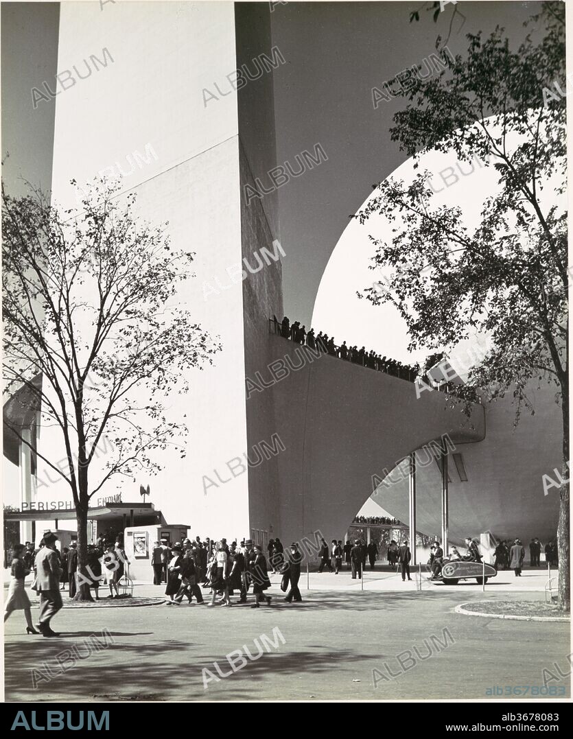 [1939 New York World's Fair, Entrance to Perisphere]. Artist: Samuel H. Gottscho (American, 1875-1971). Dimensions: 31.4 x 25.5 cm. (12  3/8  x 10  1/16  in.). Date: ca. 1939.