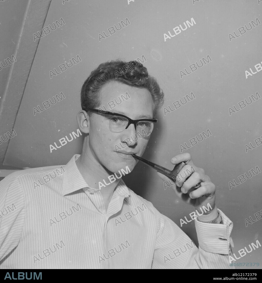 SPECIAL BRISTOL EVENING POST BERT CHAPPLE PICTURED IN LONDON. 4 MAY 1961.