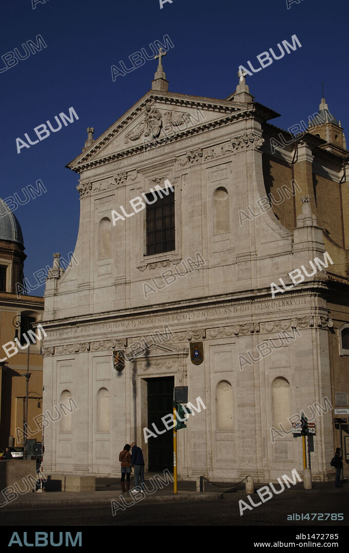 ITALIA. ROMA. Vista de la fachada de la IGLESIA DE SAN GIROLAMO DE LOS SCHIAVONI. Construida en el 1450, bajo pontificado de Sisto V, la iglesia fue reconstruida en estilo tardo renacentista por el arquitecto Martino Longhi el Viejo (S. XVI). Europa.