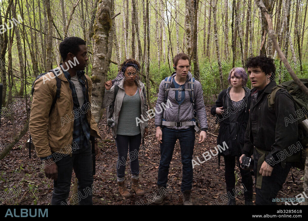 BRANDON SCOTT, CORBIN REID, JAMES ALLEN MCCUNE, VALORIE CURRY and WES ROBINSON in BLAIR WITCH, 2016, directed by ADAM WINGARD. Copyright LIONSGATE/ROOM 101/SNOOT ENT/VERTIGO ENT. / HELCERMANAS-BENGE, CHRIS.