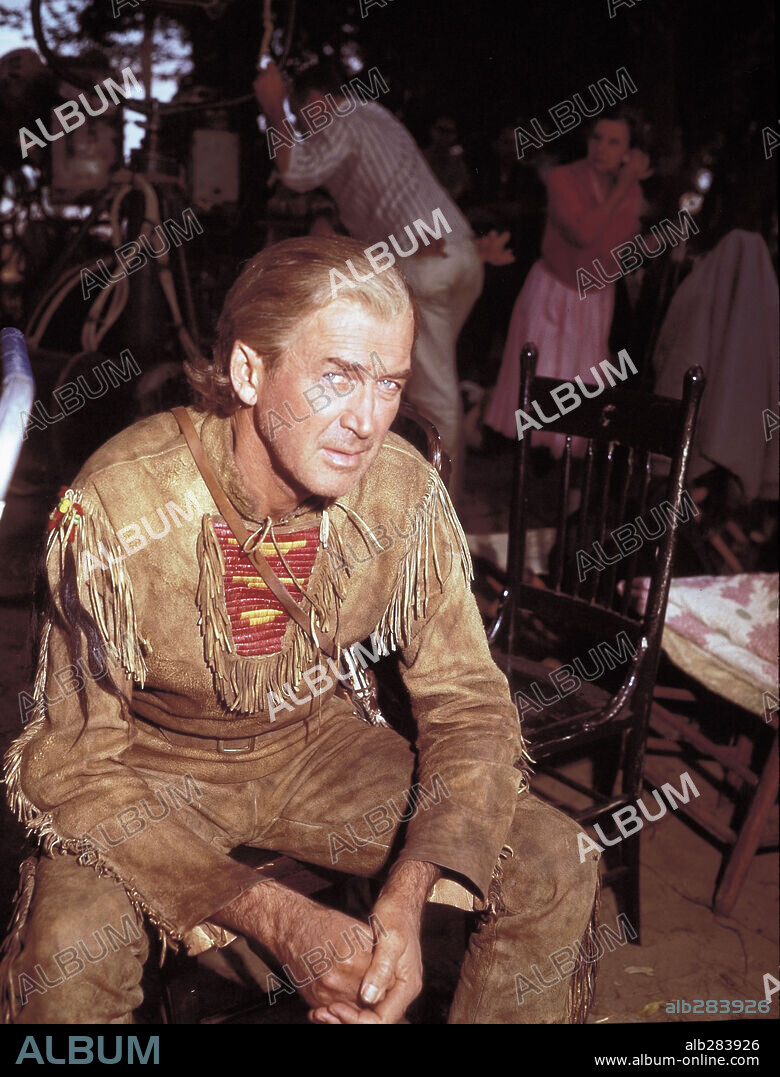 JAMES STEWART en LA CONQUISTA DEL OESTE, 1962 (HOW THE WEST WAS WON), dirigida por GEORGE MARSHALL, HENRY HATHAWAY, JOHN FORD y RICHARD THORPE. Copyright M.G.M/CINERAMA.