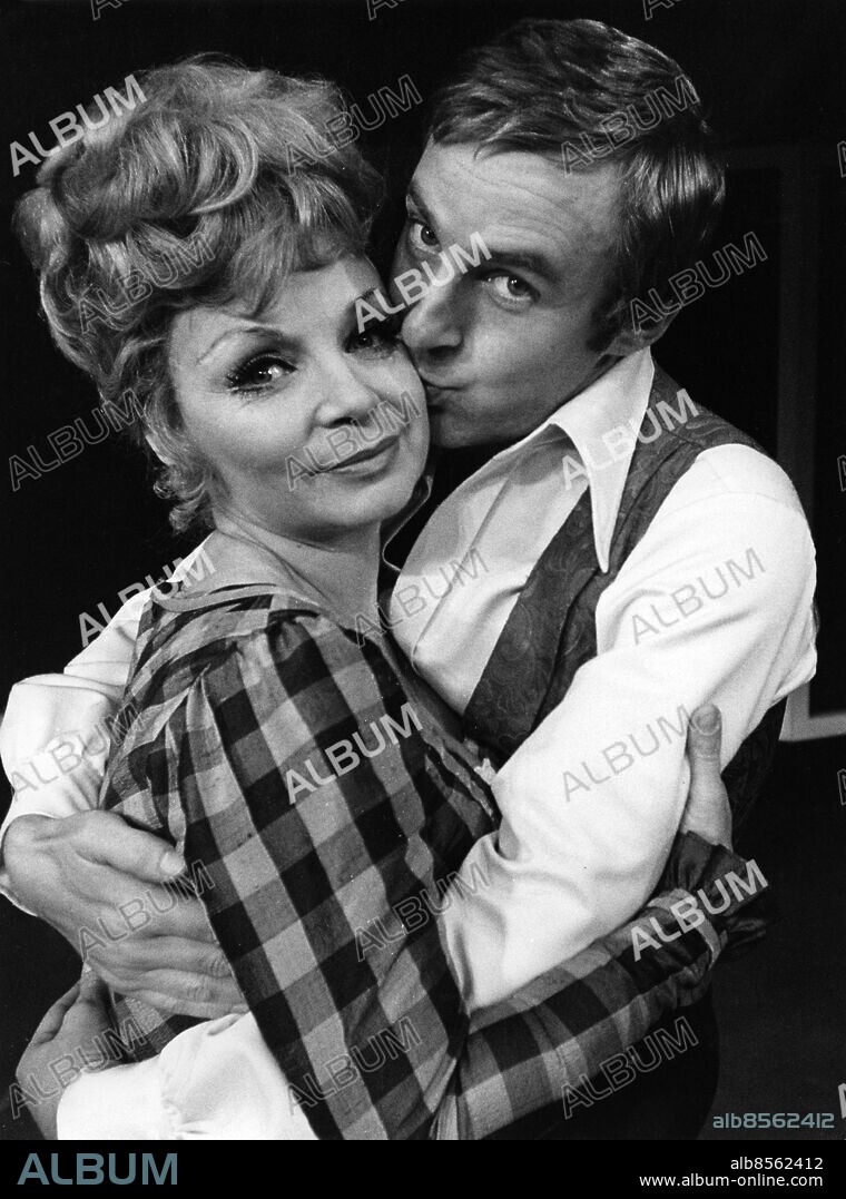 ARKIV 1973-09-04. Skådespelarna Ulla Sallert och Lars Amble i samband med musikalen "Cancan" på Maxim Stockholm 4:e september 1973.. Foto: Leif R Jansson / SCANPIX / Kod: 50020.