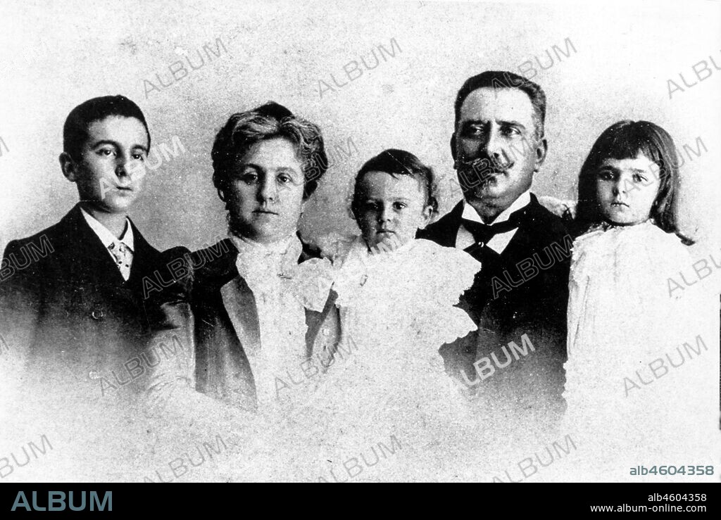 Fernando Pessoa and Family.