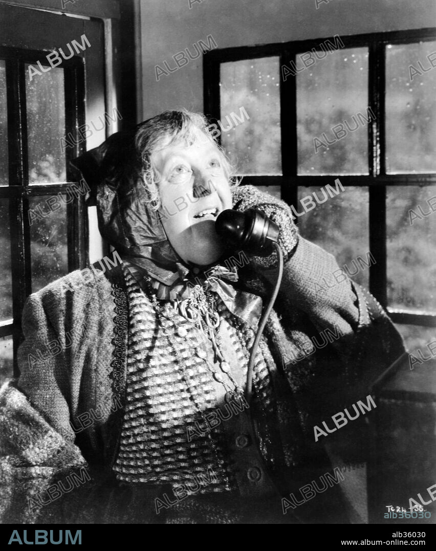 MARGARET RUTHERFORD in BLITHE SPIRIT, 1945, directed by DAVID LEAN. Copyright TWO CITIES/CINEGUILD.