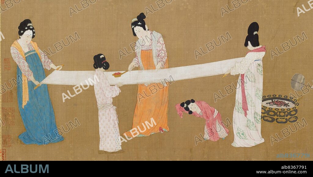 China: 'Court Ladies Preparing Newly-Woven Silk'. Detail of a Song dynasty copy after Zhang Xuan (713-755), 12th century.<br/><br/>. Zhang Xuan (713755) was a Chinese painter who lived during the Tang Dynasty (618907). One of his best known works is 'Court Ladies Preparing Newly-Woven Silk'. A single copy survives, painted by Emperor Huizong of Song (r. 11001125) in the early 12th century.