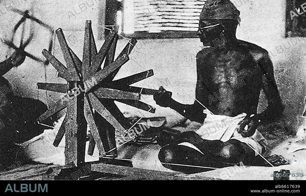 GANDHI HILANDO, COMO SIMBOLO DE LA LUCHA POR LA INDEPENDENCIA ECONOMICA DE LA INDIA, LA NO VIOLENCIA COMO UNA VIA POLITICA DE ACCION, 1939.