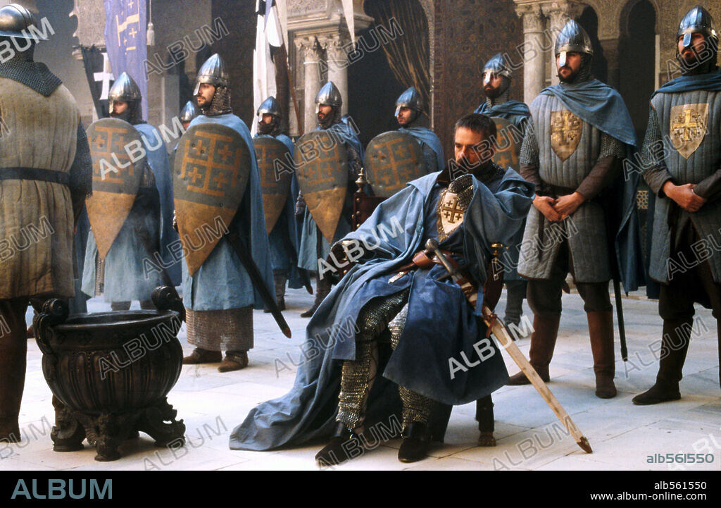 JEREMY IRONS in KINGDOM OF HEAVEN, 2005, directed by RIDLEY SCOTT. Copyright 20TH CENTURY FOX / APPLEBY, DAVID.
