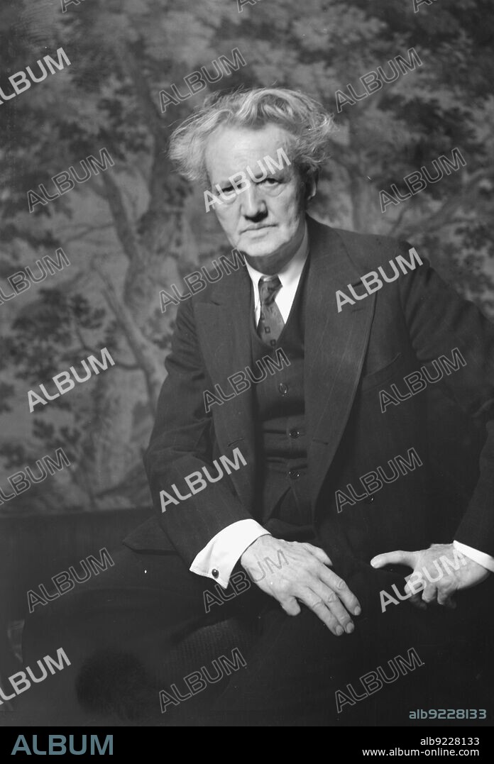 Portrait photograph of Arnold Genthe, between 1911 and 1942.