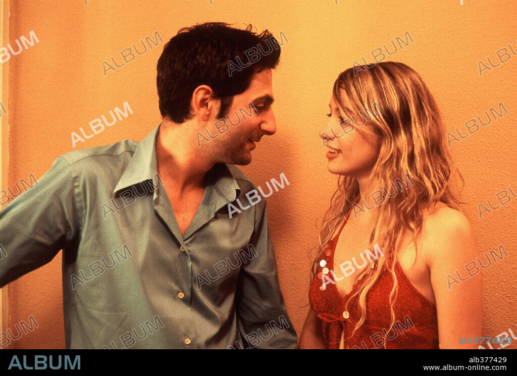 ERNESTO ALTERIO y NATALIA VERBEKE en EL OTRO LADO DE LA CAMA, 2002, dirigida por EMILIO MARTINEZ-LAZARO. Copyright TELESPAN PRODUCCIONES/IMPALA/TELECINCO.