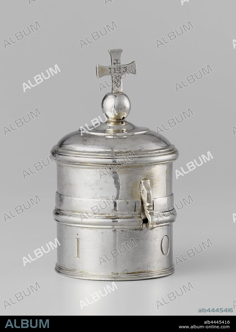 Chrismatorium, Chrismatorium of silver. The cylindrical box has a loose, slightly convex lid with a round button that is crowned by a cross. The body of the box is composed of two parts, the top of which closes on the bottom, and can be locked by means of a bayonet catch. Profiled bands run along the lower and upper edges of both parts. The inside of the lower part is divided into four compartments by partitions. These are closed by a flat lid. The letters O, C and I are engraved on the lid. The inside of the upper part is gilded and closed with a flat lid. The cross on the lid is decorated with engraving: three pierced hearts and the letters IHS. On the bottom is engraved: Geesteren 1761, IHS ('Iesus Hominum Salvator'), symbol of Christ, orb (symbol of sovereignty, sphere with cross on top), weduwe Johan Henrich Thyl (attributed to), in or before 1761, silver (metal), engraving, h 10.5 cm × d 6.5 cm.