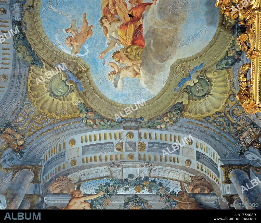 Genoa, Royal Palace, Duke's bedroom: frescoed ceiling depicting mytghological scene between panels, by Colonna Angelo Michele, Mitelli Agostino, 1651-1654, 17th Century, fresco. Italy, Liguria, Genoa, Palazzo Reale, Royal Palace. Detail. Panels on the left. Zenith view depicted architecture panels cornices stuccoes central scene clouds little mythological figures putti; cherubs sky.