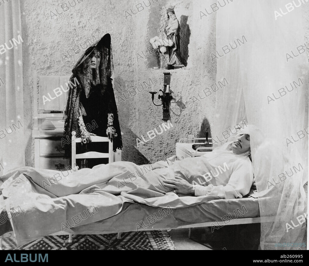 LIONEL ATWILL und MARLENE DIETRICH in THE DEVIL IS A WOMAN, 1935, unter der Regie von JOSEF VON STERNBERG. Copyright PARAMOUNT PICTURES.