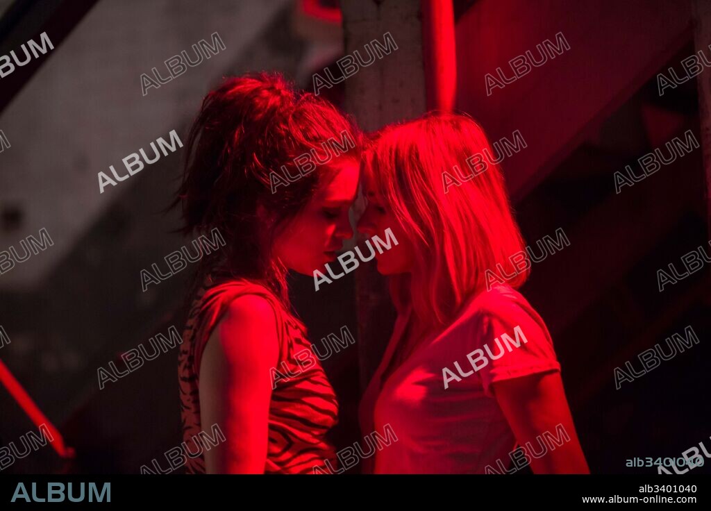 NAOMI WATTS y SOPHIE COOKSON en GYPSY, 2017, dirigida por LISA RUBIN. Copyright UNIVERSAL TELEVISION.