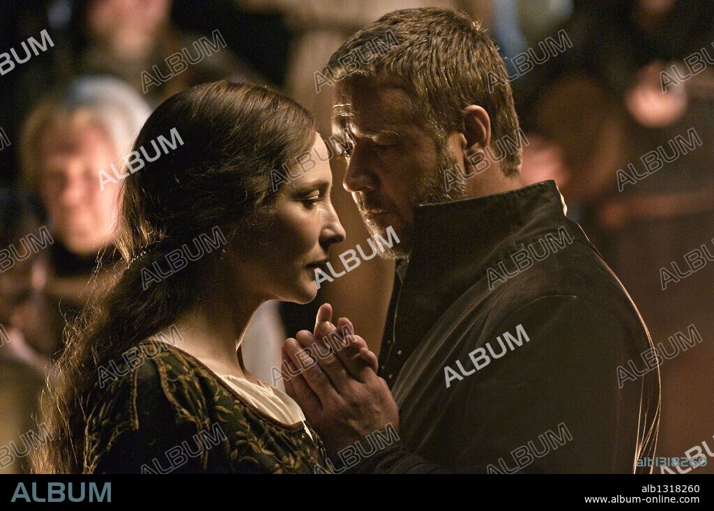 CATE BLANCHETT and RUSSELL CROWE in ROBIN HOOD, 2010, directed by RIDLEY SCOTT. Copyright UNIVERSAL PICTURES.